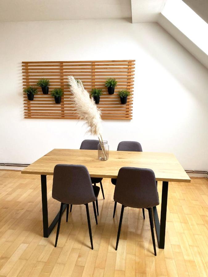 Apartma Kelava *